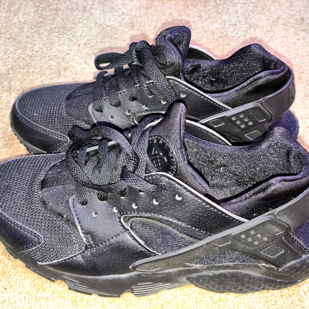 Nike Huraches tennis shoes
